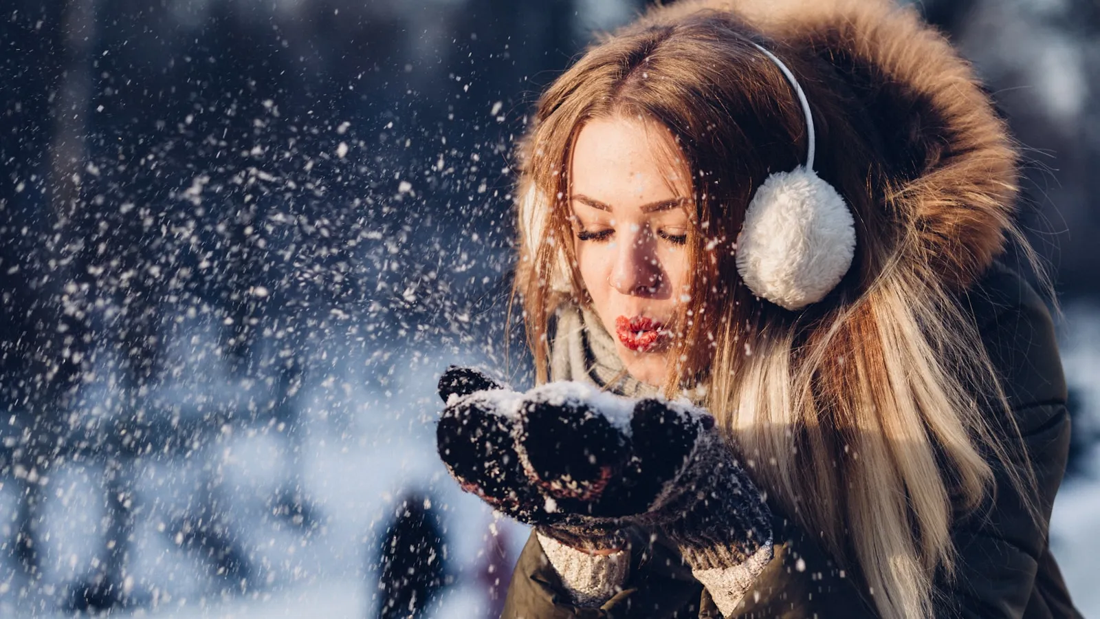 Cold hands and feet: 8 causes and what your blood says about them